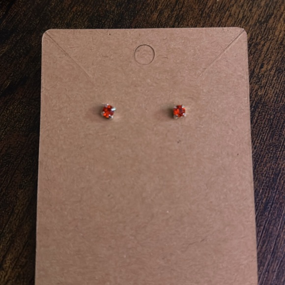 Jewelry - ❤️ ⭐Red Stud Earrings